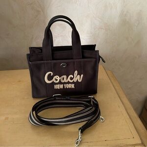 Coach cargo tote black canvas with gold script
Embroidery -CP164 cargo tote 26